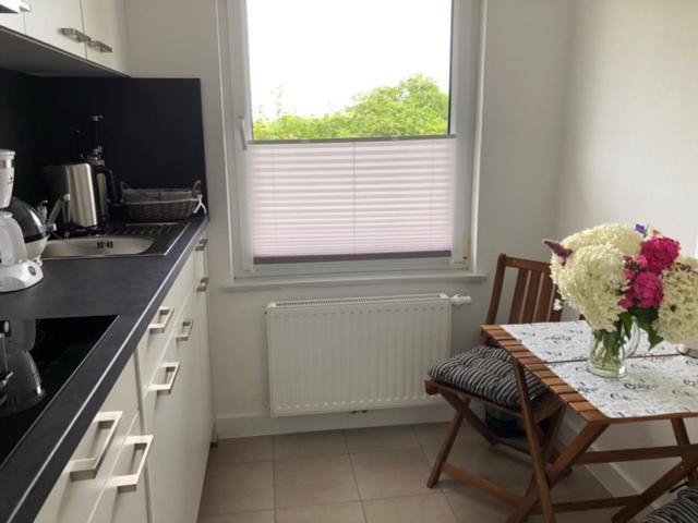Die Graefin Auf Ruegen - Ferienappartements Parchtitz Exterior foto